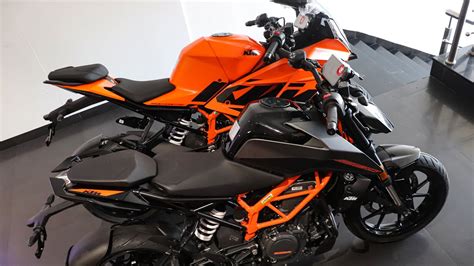 Finally 2023 New Model KTM Duke 390 VS KTM RC 390 Detailed Comparison