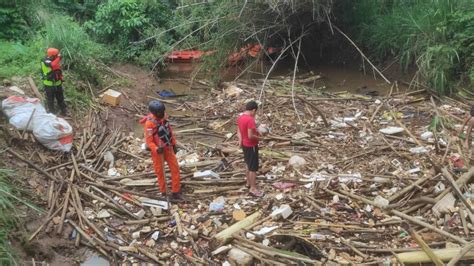 Bocah 10 Tahun Yang Jatuh Di Kali Angke Serpong Belum Ditemukan