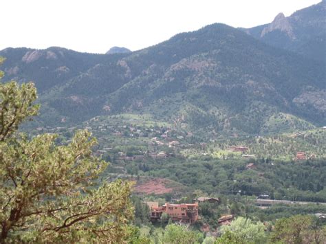 Discovering Colorado: Hiking with my son at Green Mountain Falls