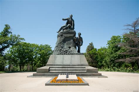 Памятник Корнилову фото - Севастополь - Фотографии и путешествия ...