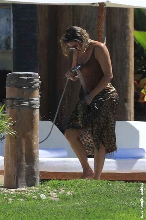 Kendall Jenner KendallJenner Nude OnlyFans Leaks The Fappening Photo FappeningBook