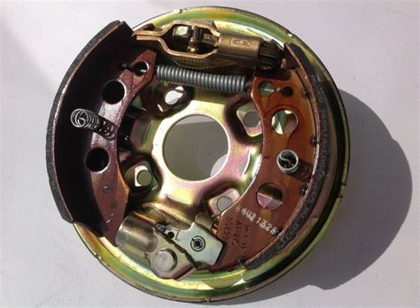 Купить тормозные колодки ALKO, KNOTT для легкового прицепа, цена от 1 ...