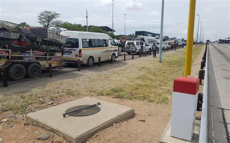 Beitbridge Borders Delays Due To Festive Season Traffic Dept