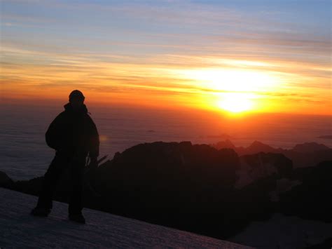 Summit Illimani - Bolivia Adventure