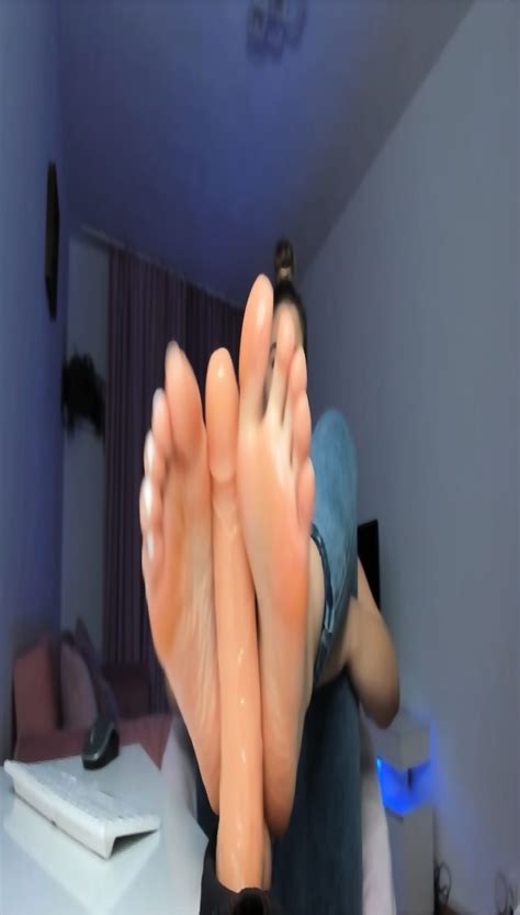Latina Soles Joi