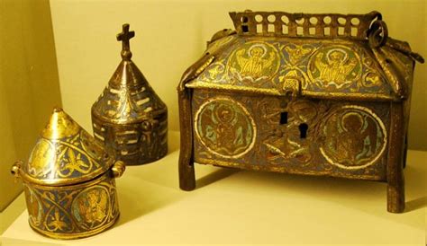 Лиможская эмаль из музея Клюни, Париж. Реликварии | Decorative boxes ...