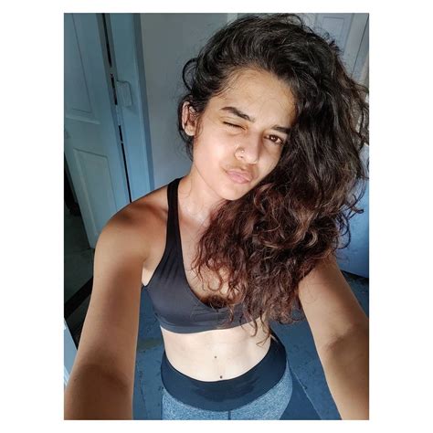 Mithila Palkar Flaunts Perfectly Toned Body In Sexy Mirror Selfies