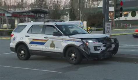 Witness Says Rcmp Suv And Mustang Collided At Surreys King George