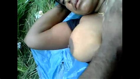 Naatu Katai Aunty Sexyaaga Mulai Kuthiyai Kanbithu Ookiral Sex Video