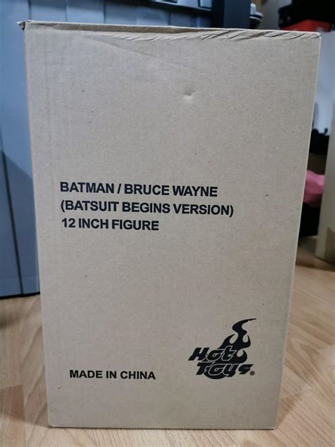 Hot Toys Batman Begins Batman Bruce Wayne Batsuit Begins Version