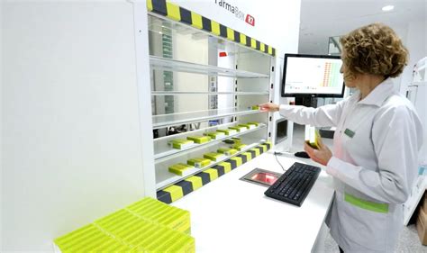 Utilizar la tecnología en la farmacia para mejorar la eficiencia y