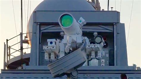 U S Navy Tests Laser Weapon System Laws Youtube