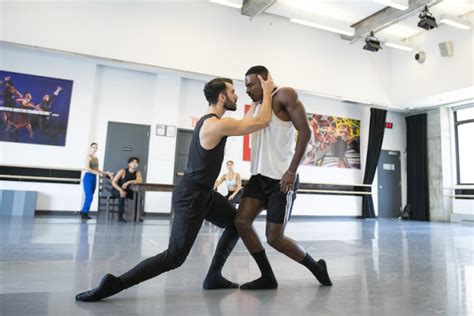 De la esclavitud a la pintura Danzahoy Danza en español