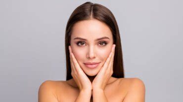 6 daily habits that can make you look older than your age | HealthShots