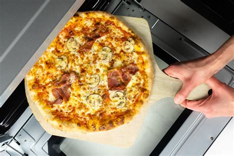 How to Bake Pizza in a Regular Kitchen Oven – True Pizza