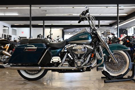 2004 Harley Davidson Road King Classic Onyx Moto