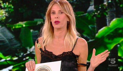 Isola Dei Famosi Toto Cast Arriva Una Reazione Ma Vi Sembra