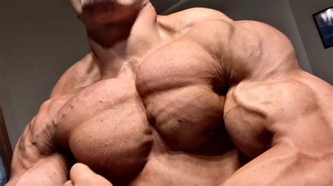 Vídeos porno gay de Pectorales grandes gratis Películas sexo gay xHamster