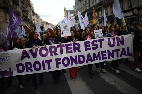 Frankreich Verankert Recht Auf Abtreibung In Verfassung Trotz Proteste