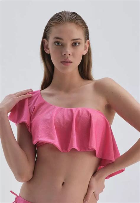 Buy DAGİ Fuchsia One Shoulder Bikini Top Frilled Plain Beachwear for