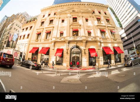 Cartier Building Nyc Hi Res Stock Photography And Images Alamy