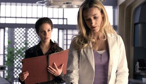 Anna Silk As Bo And Zoie Palmer As Lauren Lost Girl S1e10 The