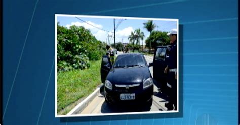 G1 Veículo usado pelo Detro é apreendido placa adulterada