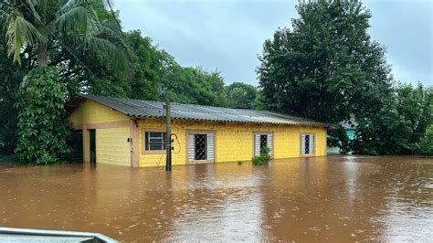 Três Passos News Cheia Do Rio Uruguai Atinge Telhados De Casas Na