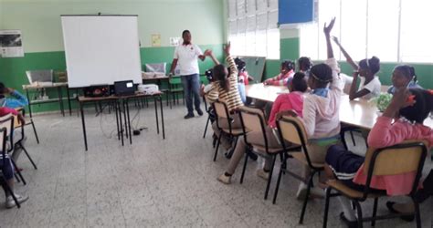 Filial Nizao Imparte Charla De Embarazo En La Adolescencia A