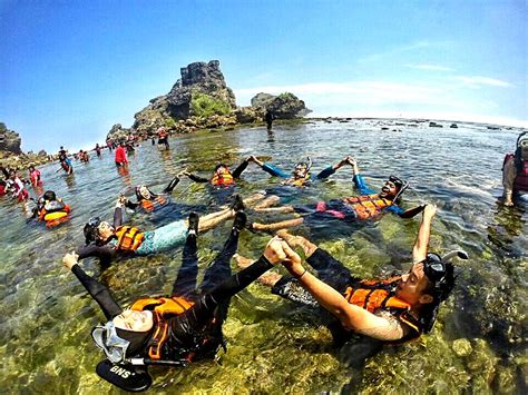 Snorkeling Di Pantai Nglambor Gunung Kidul Yogyakarta Nieta Firda