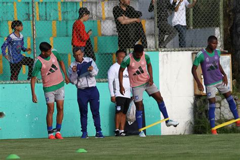 Emelec Cancela Deuda A Su Plantel Y Jugará Este Domingo Ante Deportivo Cuenca En La Fecha Final