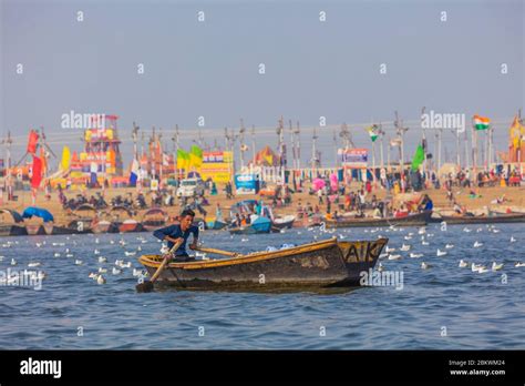 Triveni sangam allahabad hi-res stock photography and images - Alamy