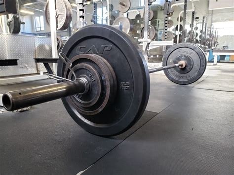 7 Deficit Deadlift Benefits + How-To Do This Great Exercise