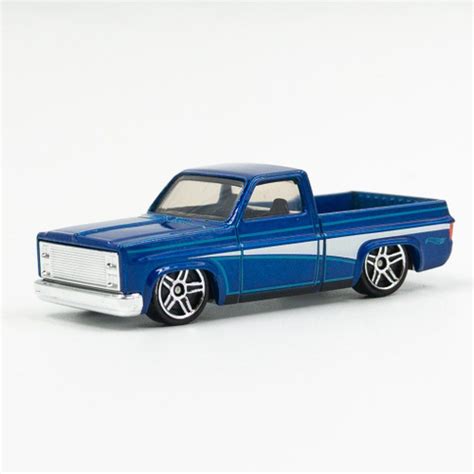 4739 отзывов на Hot Wheels Машинка ТЯЖЕЛЫЙ ПИКАП 83 Chevy Silverado Blue Машинки Хот Вилс Кейс Q
