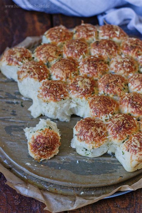 Rezept Käse Knoblauch Bubble Bread mit Basilikum Knoblauchbutter und