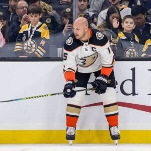 Ryan Getzlaf: Family| House| Net worth| Stanley cup - sportsjone