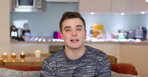 Un Youtubeur révèle son passé d acteur porno gay dans une vidéo émouvante Purebreak