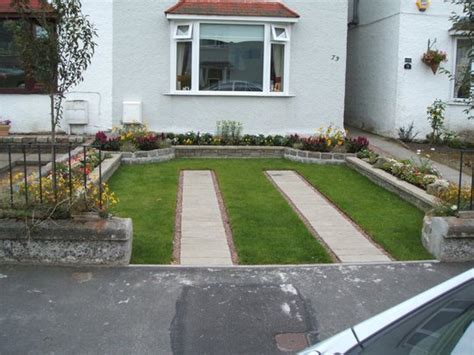 Top 30 Small Front Garden Ideas with Parking - HDI-UK