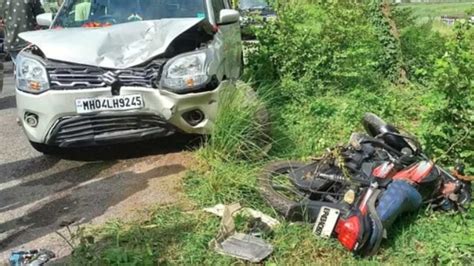 Road Accident तेज रफ्तार कार ने बाइक को मारी टक्कर बच्चे समेत तीन