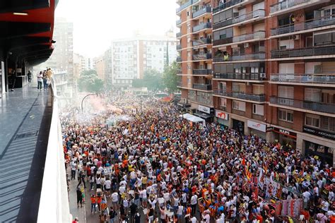 Valencia Cf El Valencia Juega Otro Partido Fuera De Mestalla En La