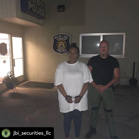 Woman Arrested By Bail Enforcement Agents Female Fugitive Flickr