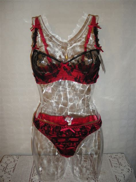 Soutien Gorge Seul En Satin Et Dentelle Ref J Sanselle Marianne Lingerie Femme Soutiens