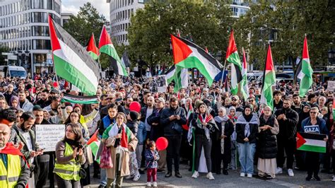 Pro palästinensische Demo in Frankfurt verläuft friedlich