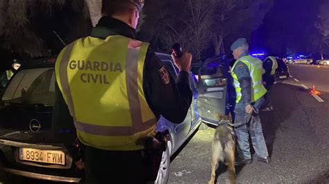 La Guardia Civil Denuncia A 85 Conductores En Una Noche Por