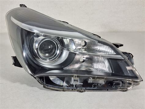 Toyota Yaris Iii Lift Lampa Prawa Prawy Prz D H Za Z Z Leszno