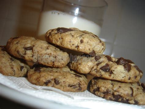 CookingChinchillas: chocolate chip deluxe cookies.