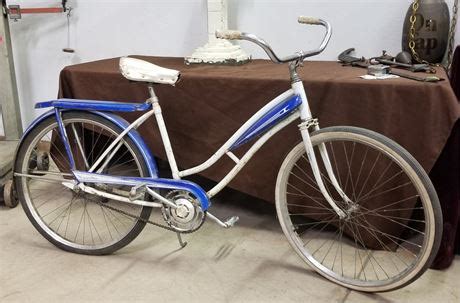 Tryans Online Auction & Auction Center - Vintage Ladies Hiawatha Bicycle