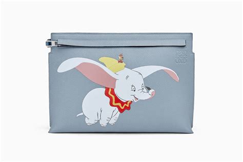 Loewe: Дамбо стал героем капсульной коллекции к выходу фильма Disney ...