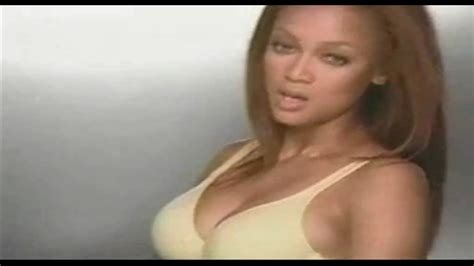 Tyra Banks Victoria S Secret Yellow Bra 000008 Porn Pic