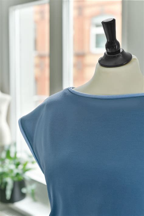 Gutermann Maraflex Stretch Thread (150m) - Bloomsbury Square ...